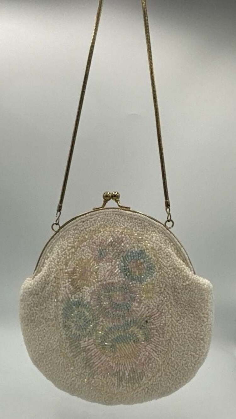 La Regale Ltd White Beaded Evening Bag with Floral Pattern